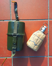 Milit&auml;r/NATO Feldflaschen Konvolut: 2x Feldflasche, Becher/Kochset, Tragegestell