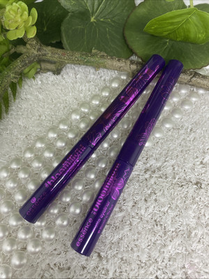 essence in the bloom light matte eyeliner 01 Bloomin  In The Dark 2 Stück *neu*