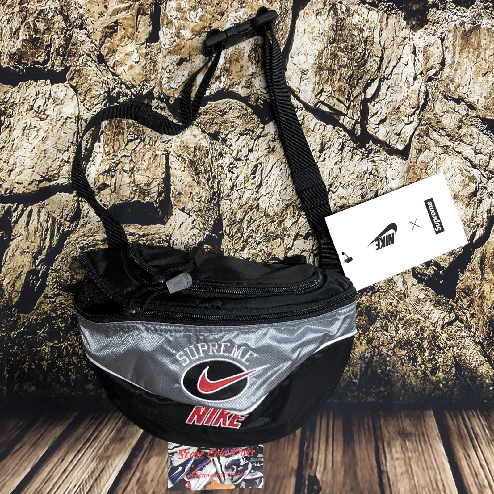 Sac à bandoulière Supreme X Nike   Argent, neuf 100% authentique sac taille SS19