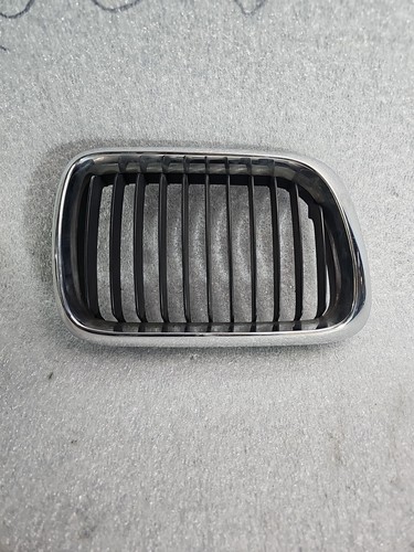 rechts Original + BMW 3er E36 Beifahrerseite Chrom Schwarz Kühler 51.13 8195094