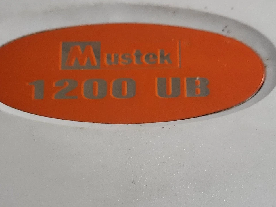 Mustek Plug-n-Scan 1200 UB Flatbed Scanner - USB Powered Scan w/Installation CD - Image 2 of 4