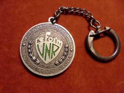 VERENIGING VAN NEDERLANDSE REFORMUIZEN REFORM V.N.R Metal Keyring Keyring