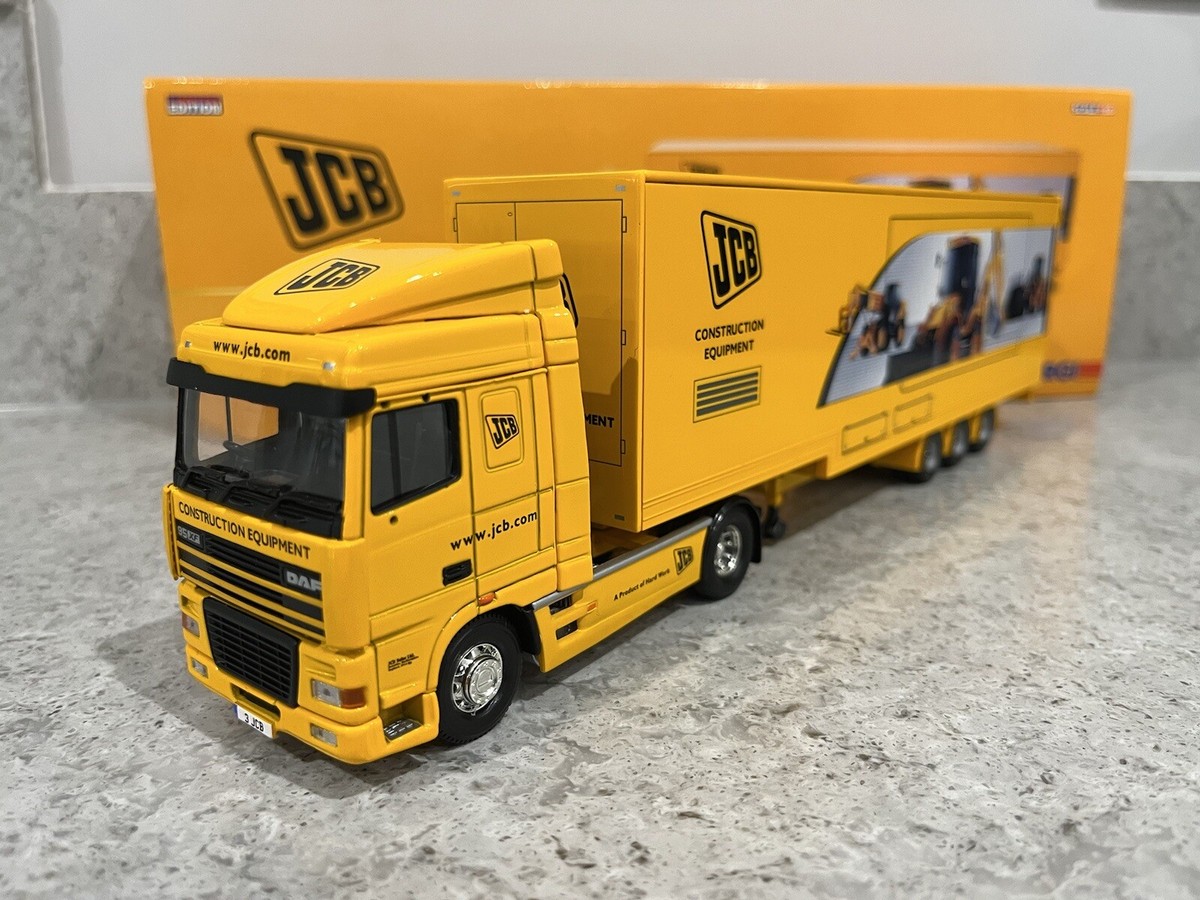 Corgi - DAF XF w/Tri-Axle Exhibition Unit Trailer - JCB - CC13237
