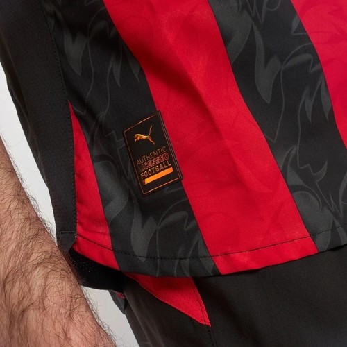 Maglia Milan 2025/2026 - Versione Player + Patch Serie A 25/26 Con Etichette - Foto 21 di 21