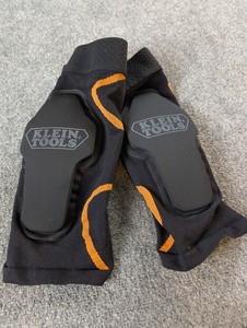 Klein Tools 60623 Knee Pad Compression Sleeves - Size M/L - Black/Orange