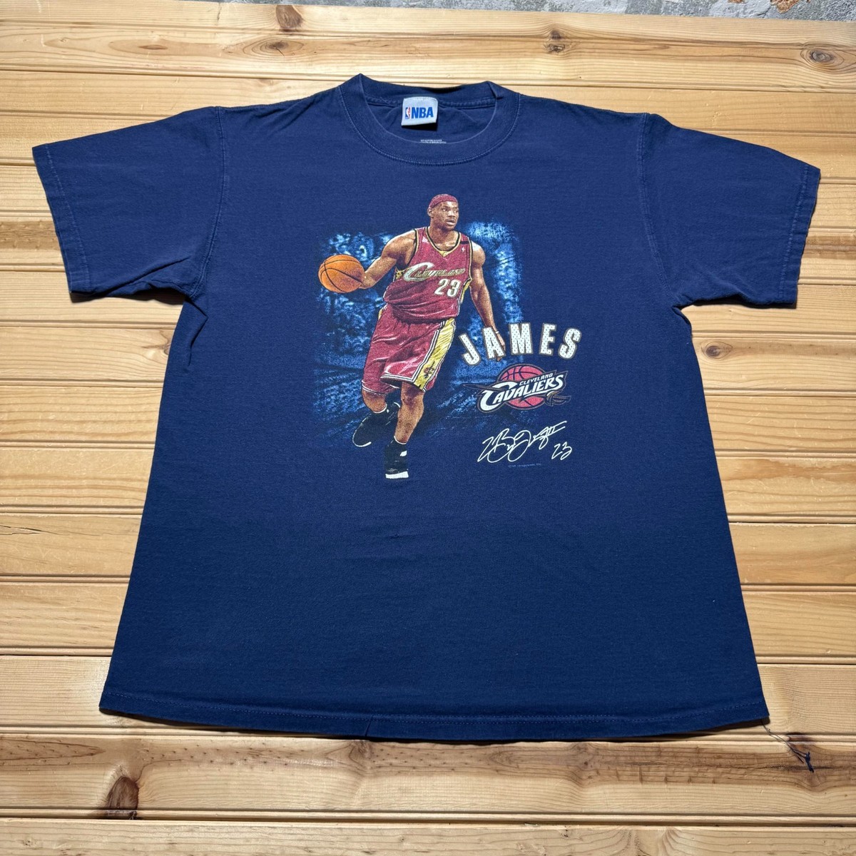 Vintage Y2K LeBron James #23 Cleveland Cavaliers NBA Basketball T