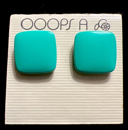 Orecchini a perno traforati quadrati 5/8” colore turchese verde acqua brillante vintage - Foto 2 di 4