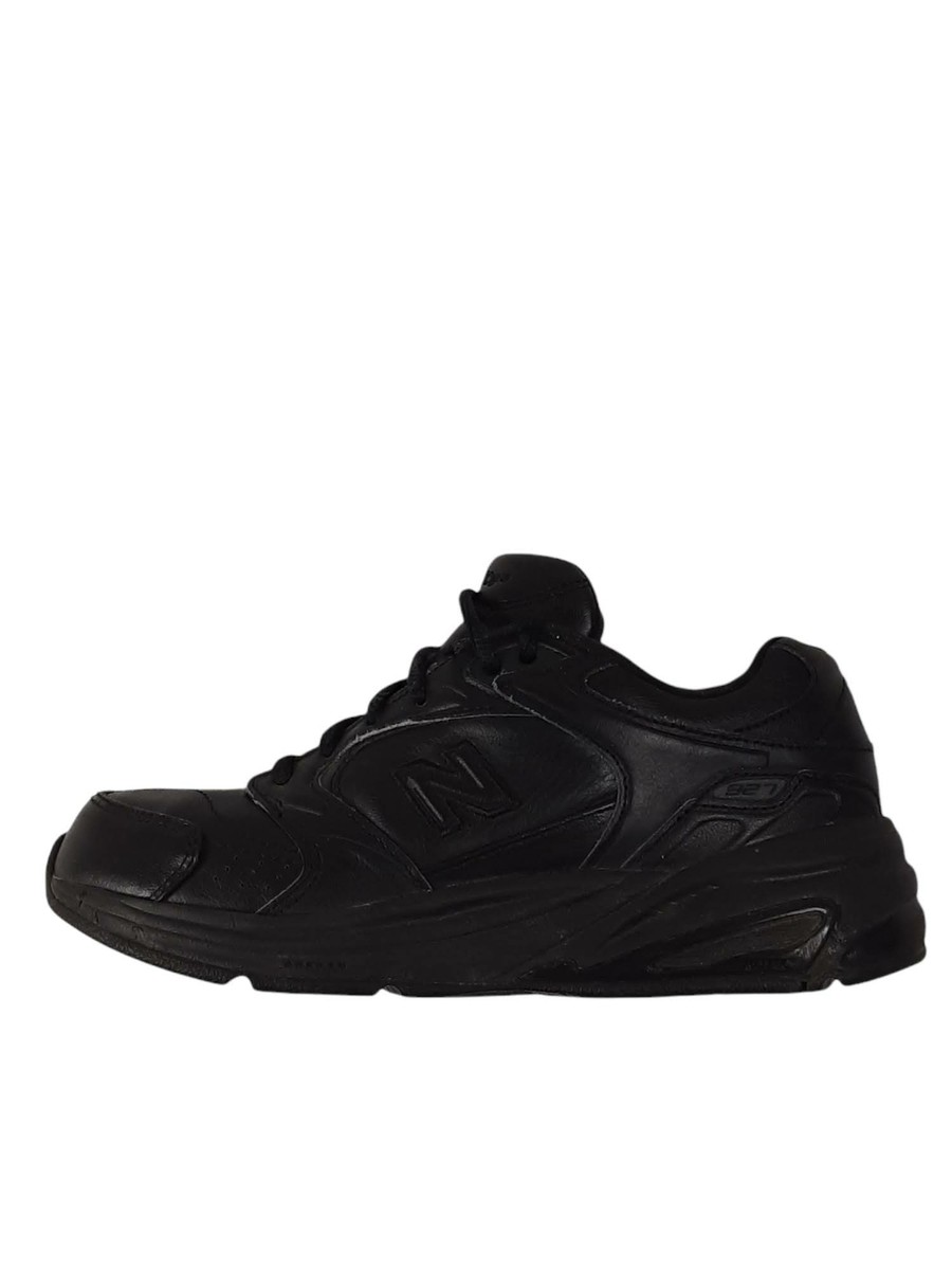 New Balance 927 Triple Black Comfortable Walking Shoes Women  display picture 1