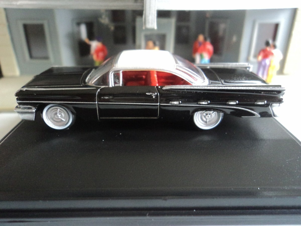 No287ミニカー1/18箱あり 1959 Pontiac Bonneville 1/18 Sunstar 1959 Pontiac Bonneville Hard Top (Blue) Diecast