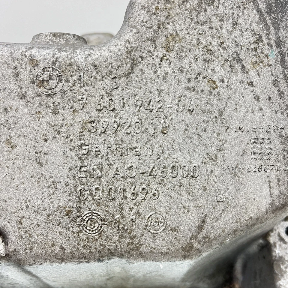 2013-2016 BMW 328I XDRIVE 2,0 л - масляный поддон двигателя 7601942 7636294 - Изображение 2 из 4