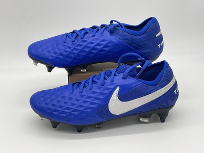 laceless indoor cleats