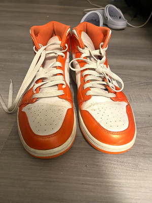 Jordan Air Jordan 1 Mid SE Electro Orange Mid Top Leather Lace-Up DM3531-800