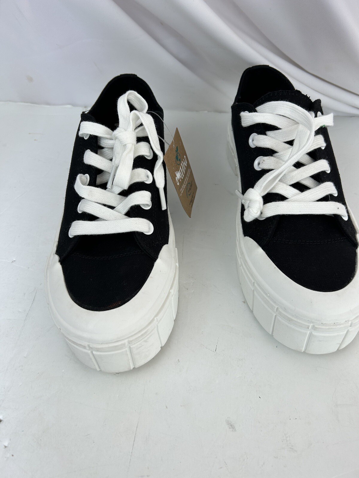 SAOLA Sneaker donna Maj Love Fran platform taglia 10 nere con suola bianca