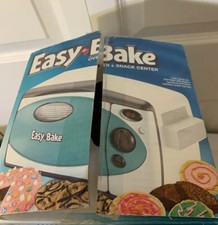 2007 Hasbro EASY-BAKE Oven In original box with 3 mixes Missing Utensils Pans