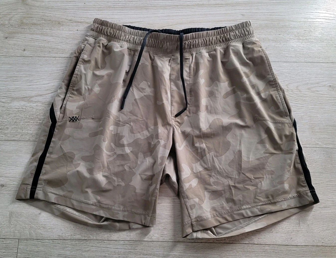Rhone Shorts Men's M Tan Camo Activewear Performance Zip Pocket Gym Training 7"