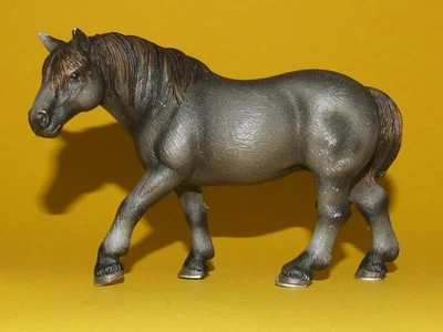 21) Schleich Schleichpferd Pferd Kaltblut Percheron Stute  13626 Germany - Bild 1 von 4