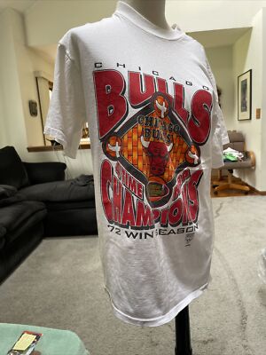 Logo 7 Vintage Chicago Bulls 1996 Four Time Champs 72 Wins T Shirt
