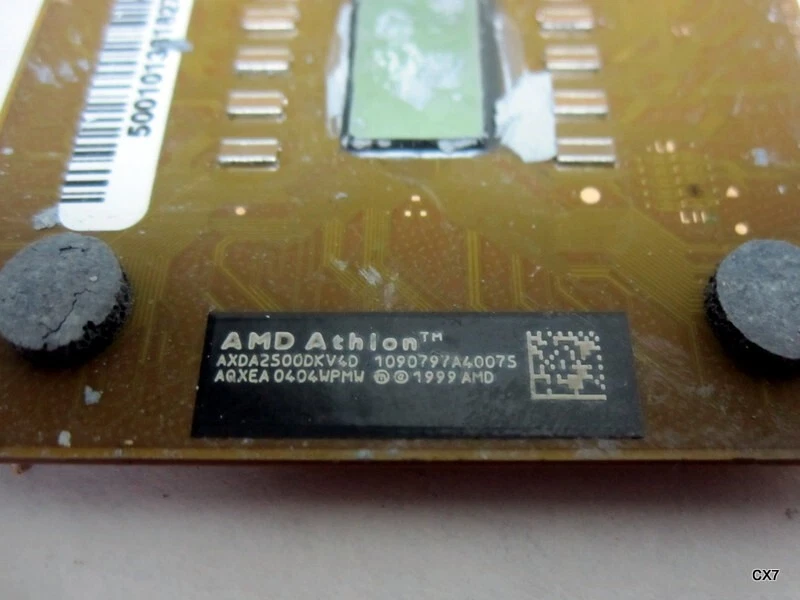 AMD AthlonXP 2500+ 333Mhz FSB AXDA2500DKV4D  SOCKET A 462 CPU - Image 2 of 3