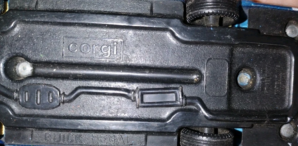 CORGI BUICK REGAL POLICE CITY OF METROPOLIS SUPERMAN CAR  - Image 4 of 4