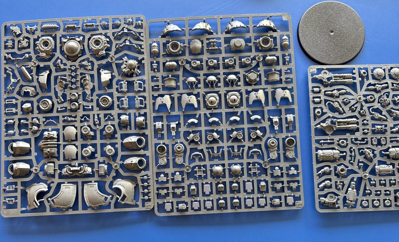 Horus Heresy Saturnine Dreadnought Miniature New On Sprue