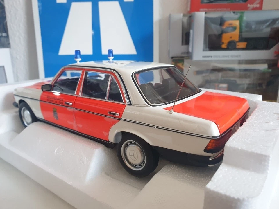 1:18 Mercedes Benz 200 W123 1984 Feuerwehr Notarzt Mülheim Norev 183834 - Bild 4 von 4