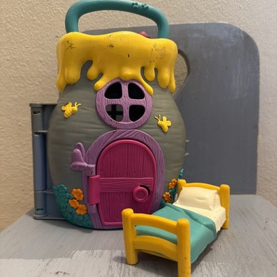 VTG Mattel Winnie the Pooh Honey Pot Carry Around Play **House and Bed 