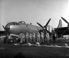 High Wycombe England RAF Bomber Command crew an RAF B29 aeropl- 1950 Old Photo 1