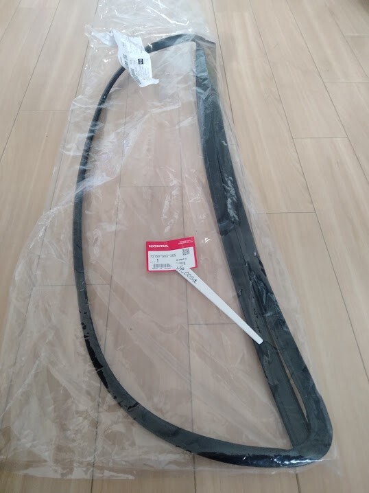 Honda Genuine OEM Front Glass Upper Molding 73150‑SH3‑305