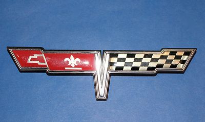 Corvette 1962 front nose emblem, NOS, excellent, ready to install