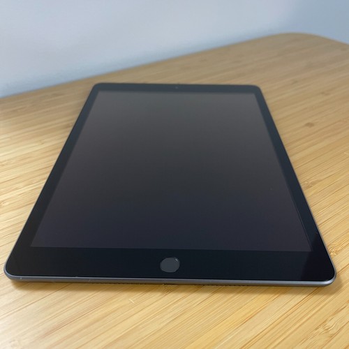 Apple iPad 8th Gen, 128GB, Wi-Fi, Space Grey - A2270 (AU STOCK) - Poor Battery - Picture 12 of 21