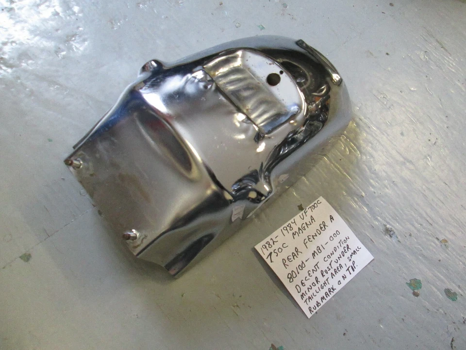 Guardabarros trasero Honda V45 VF700C/VF750C Magna 1982-1984 80100-MB1-000 Foto 2 de 4
