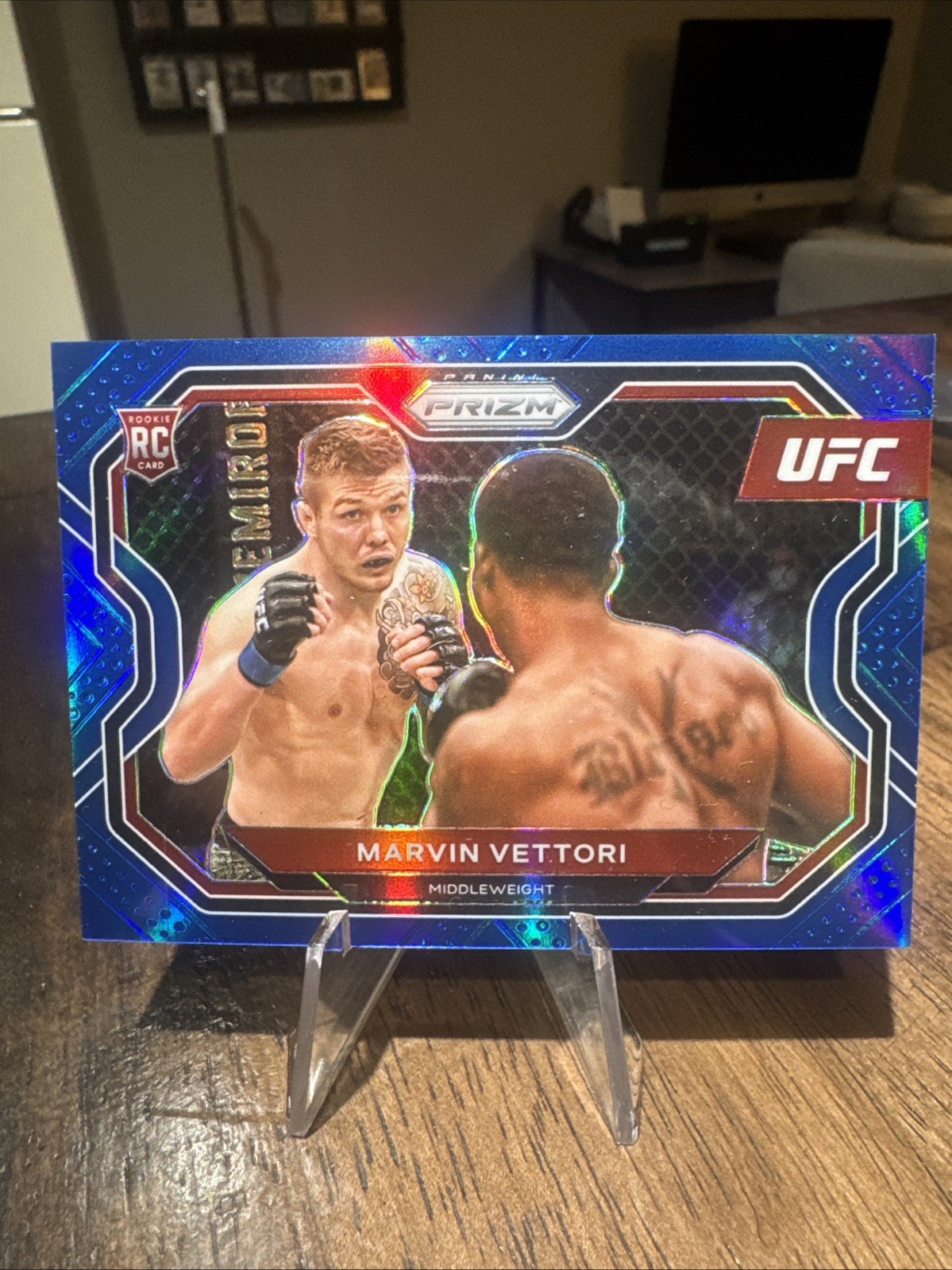2021 Panini Prizm UFC - Marvin Vettori #143 Blue Prizm /199 (RC)