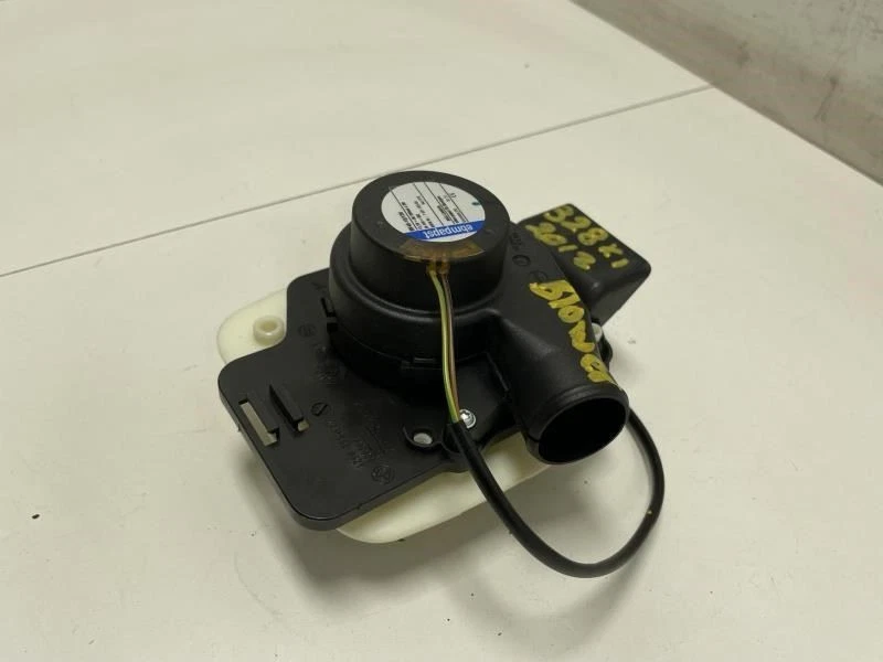 Motor de ventilador 2011 BMW 328I XDRIVE FABRICANTE DE EQUIPAMENTO ORIGINAL+ - Imagem 3 de 4