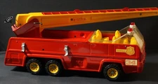 Vintage Metal Firetruck Tonka Aerial Ladder Fire Engine 32202 Pressed Steel