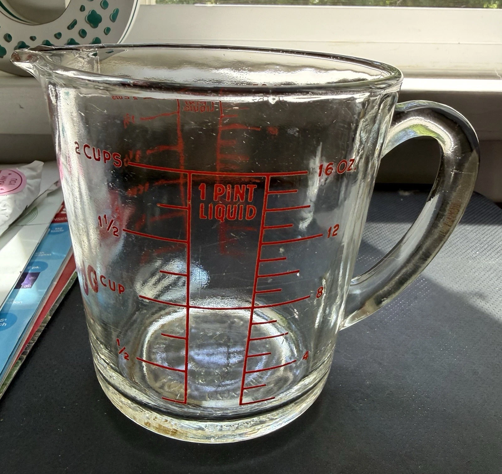 Vintage Fire King #498 2 Cup Glass Measuring Cup D Handle SEE PIC FREE SHIPPING