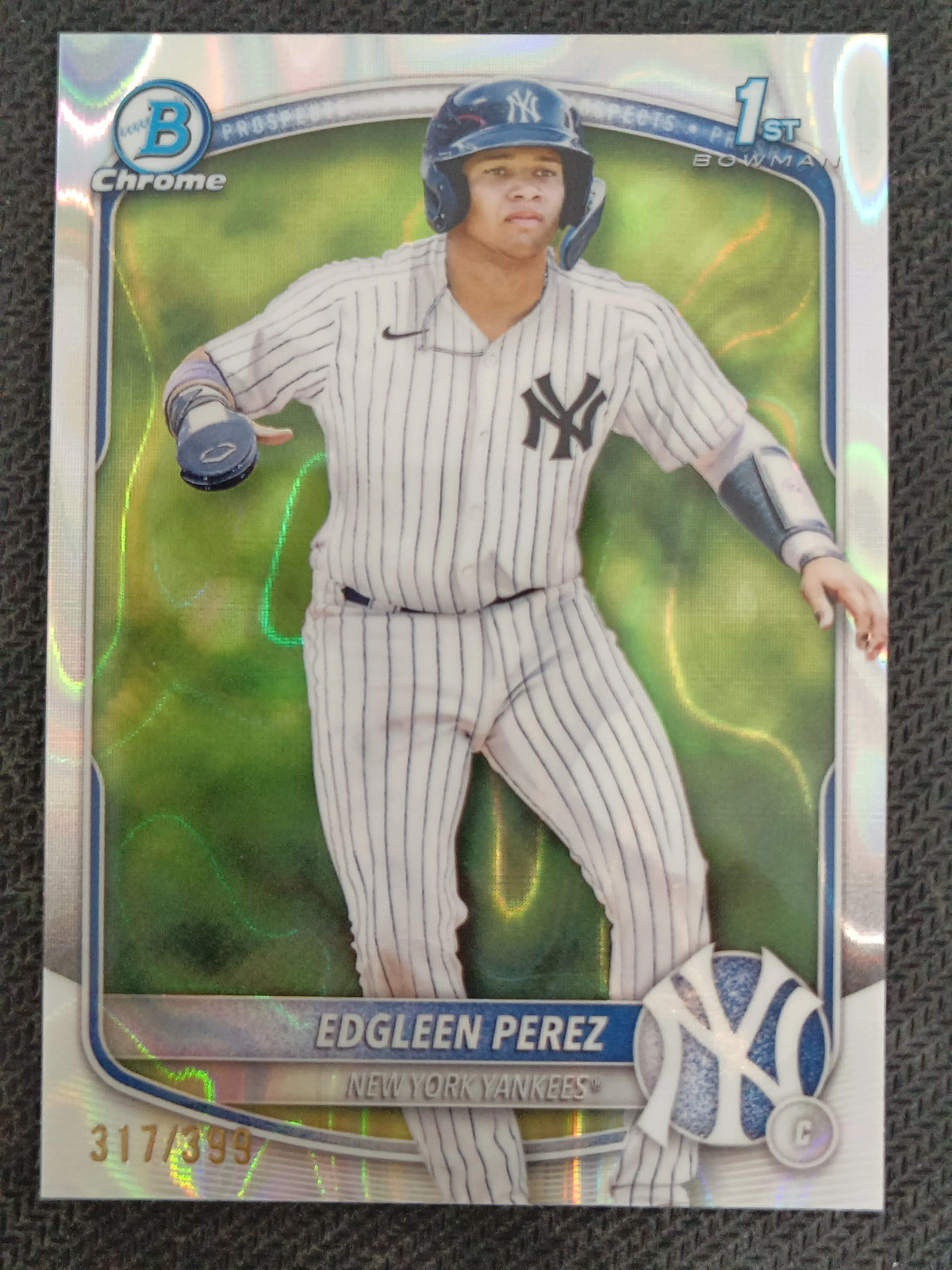 2025 1st Bowman Chrome Prospects Edgleen Perez Yankees Lava Refractor /399 HD