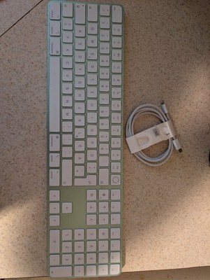 Apple Magic Keyboard A2520 Touch ID Numeric Keypad USB-c Cable Green German