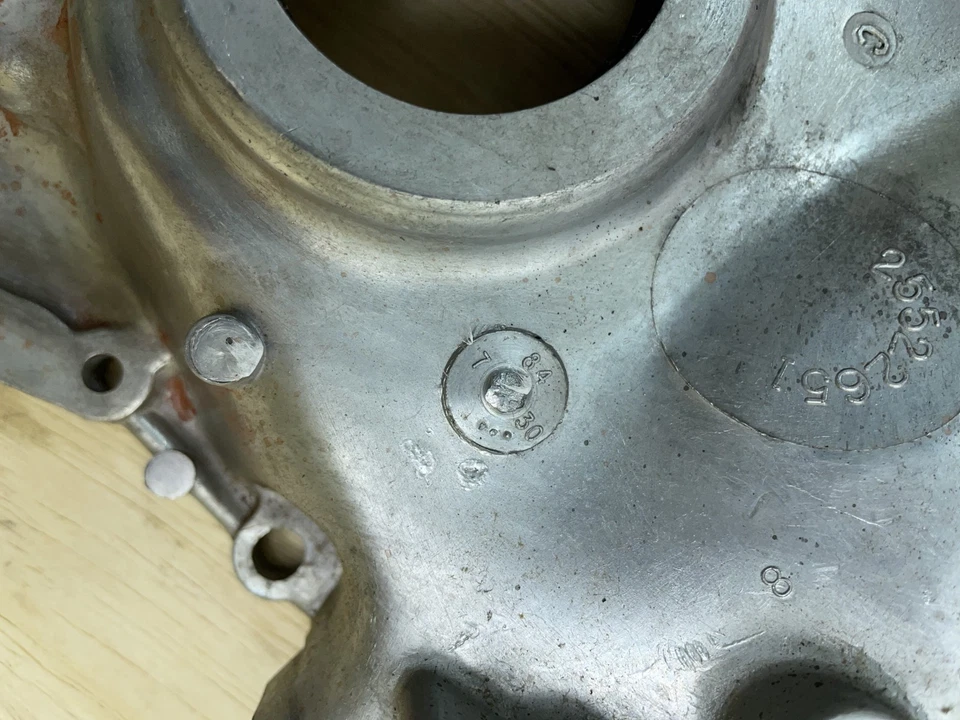 Оригинальная крышка переднего привода двигателя GM 3,8 л 4,1 л V6 82-89 Fleetwood Seville 25522651 - Изображение 4 из 4