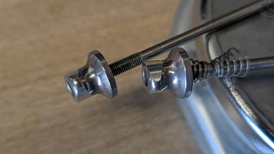 Juego de pinchos QR de liberación rápida de titanio Zipp Ti 49 g - 100 mm/130 mm Foto 3 de 4