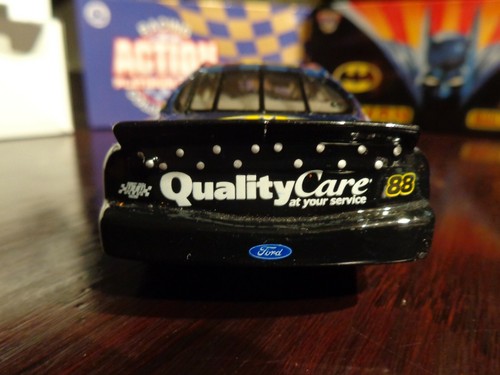 1998 FORD TAURUS # 88 DALE JARRETT BATMAN / QUALITY CARE 1/32 ACTION LTD EDITION - Picture 6 of 12