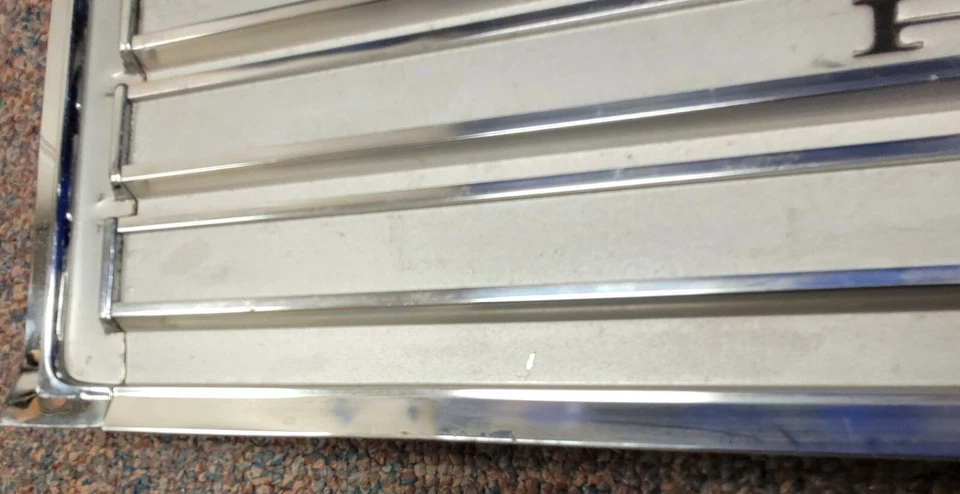 Plymouth Belvedere II 1966 camioneta cromo puerta trasera acabado panel 2605466. Foto 3 de 4