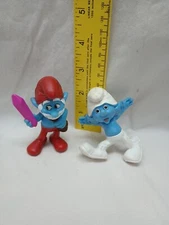 2013 McDonalds Toys Smurf And Papa Smurf