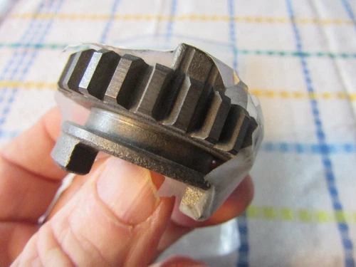 GEAR, 6TH DRIVEN (NT:25)