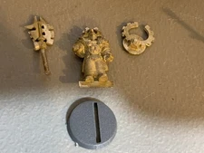 A29047 UNKOWN FANTASY METAL MINIATURE WARRIOR SOLDIER HERO STANDARD CHAMPION