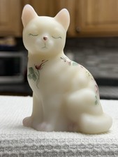 Fenton Hand Painted White Satin Rose Garden Cat Kitten