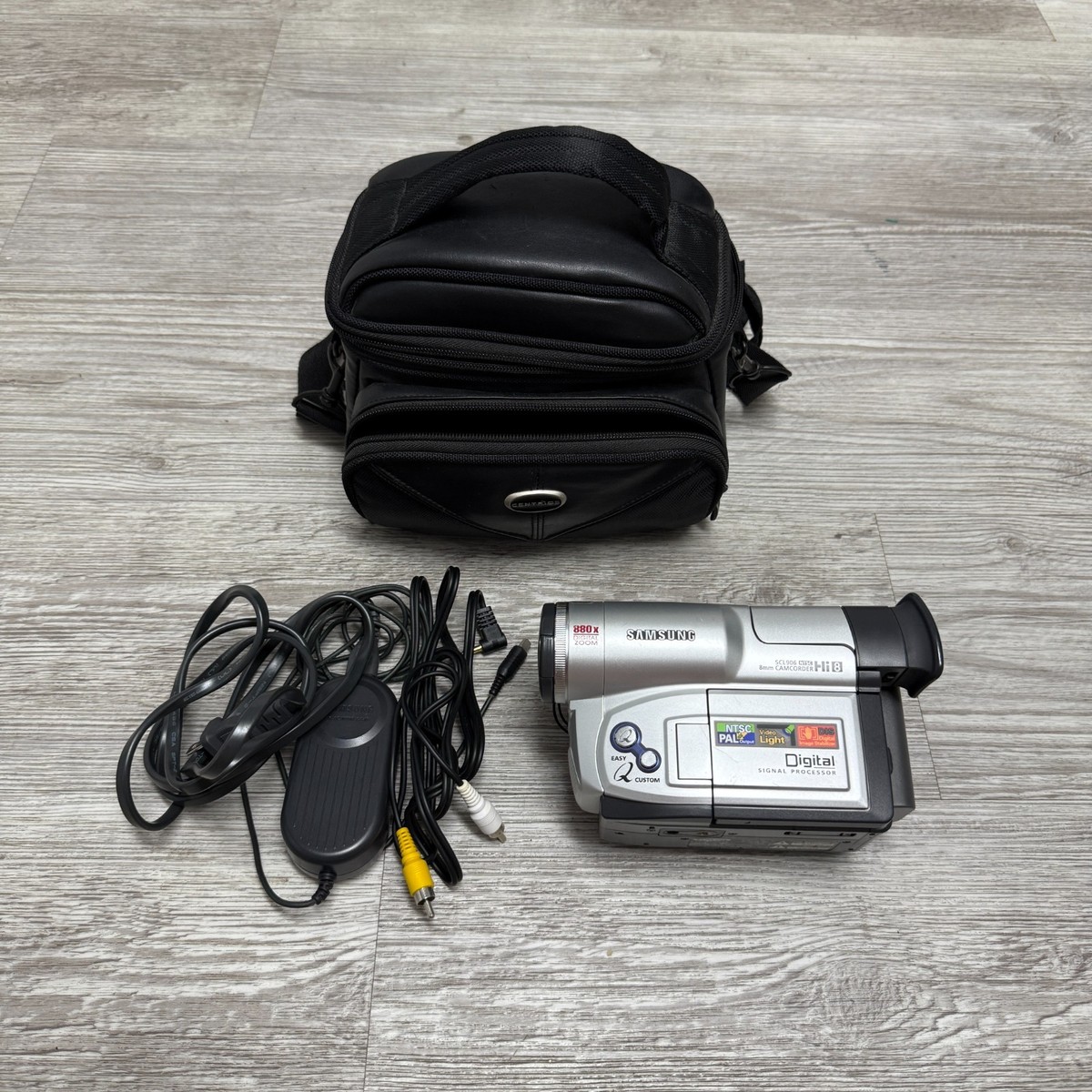 Samsung SCL906 Hi8 Handheld Camcorder Silver For Parts Not Fully