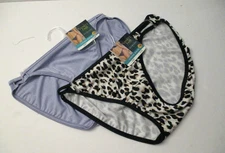 Vanity Fair panties Illumination string bikini size 6/M 2 pair style 18108