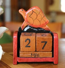 Calendrier perpétuel Tortue en bois. Déco chambre d'enfant. Modèle n°2
