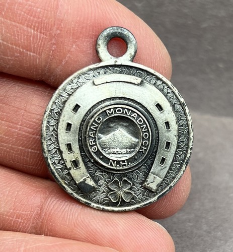 Grand Mount Monadnock New Hampshire Vintage Keychain Emblem Token NH Horseshoe