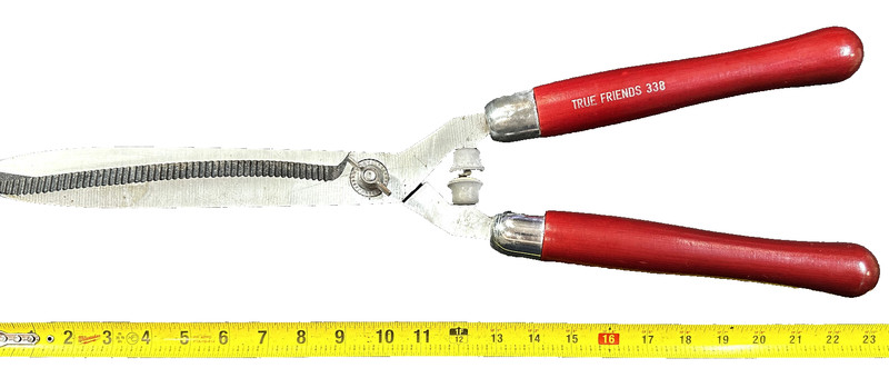TRUE FRIENDS FREUND  338  Wood 23-Inch Long Handle Hedge Pruners  GERMAN MADE